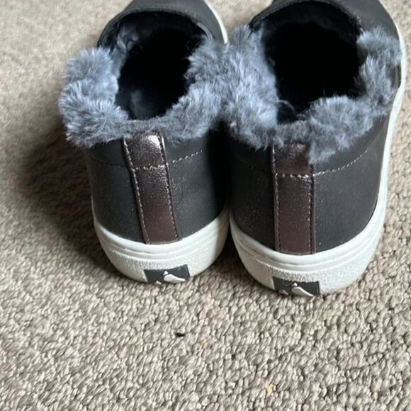 Skechers Women’s Air Cooled Memory Foam Slip Ons size 7 1/2 - Picture 6 of 7